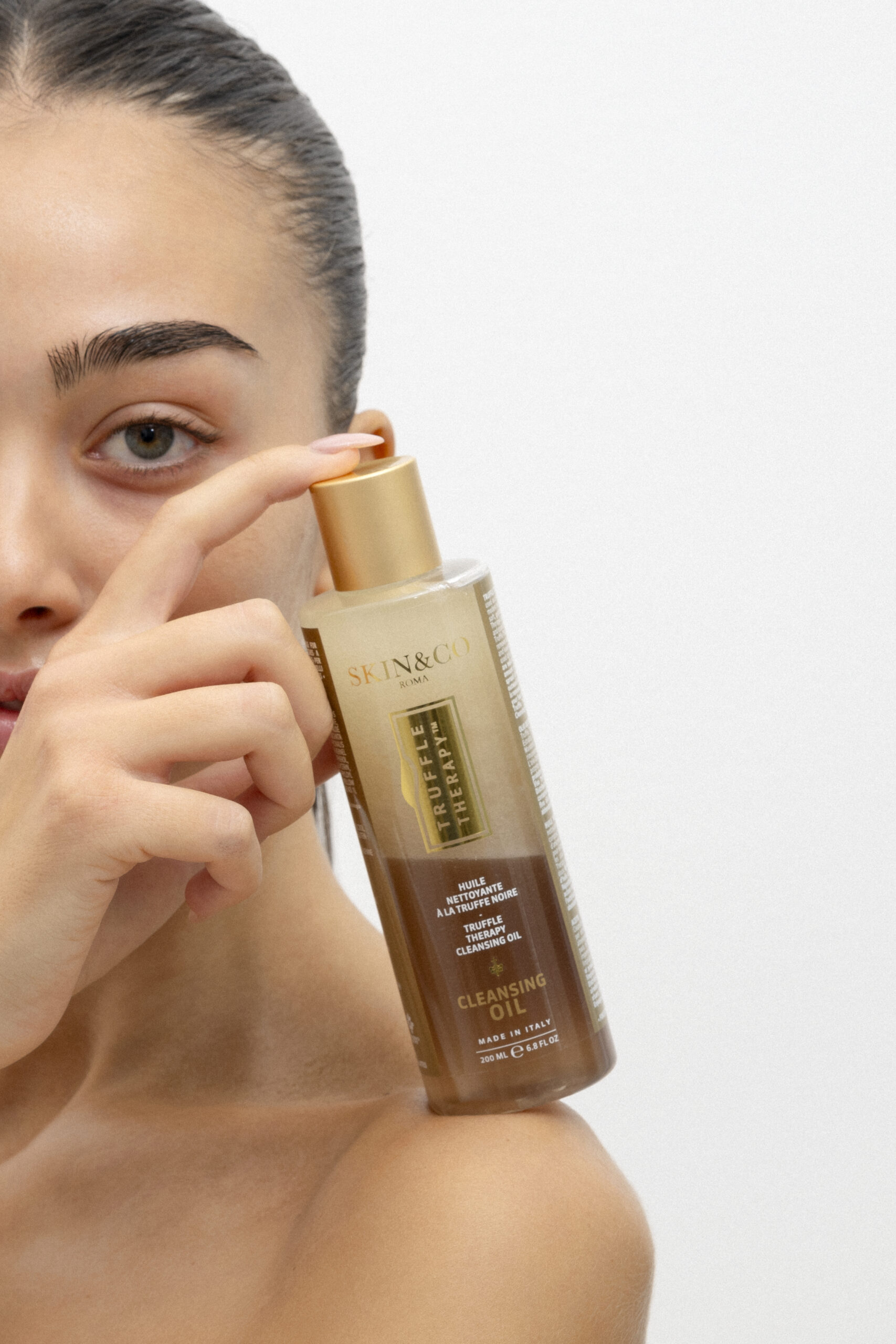 Truffle Therapy Cleansing Oil – Gyengéd Sminkeltávolító Arctisztító Olaj termékkép – DSC 3640 1 scaled