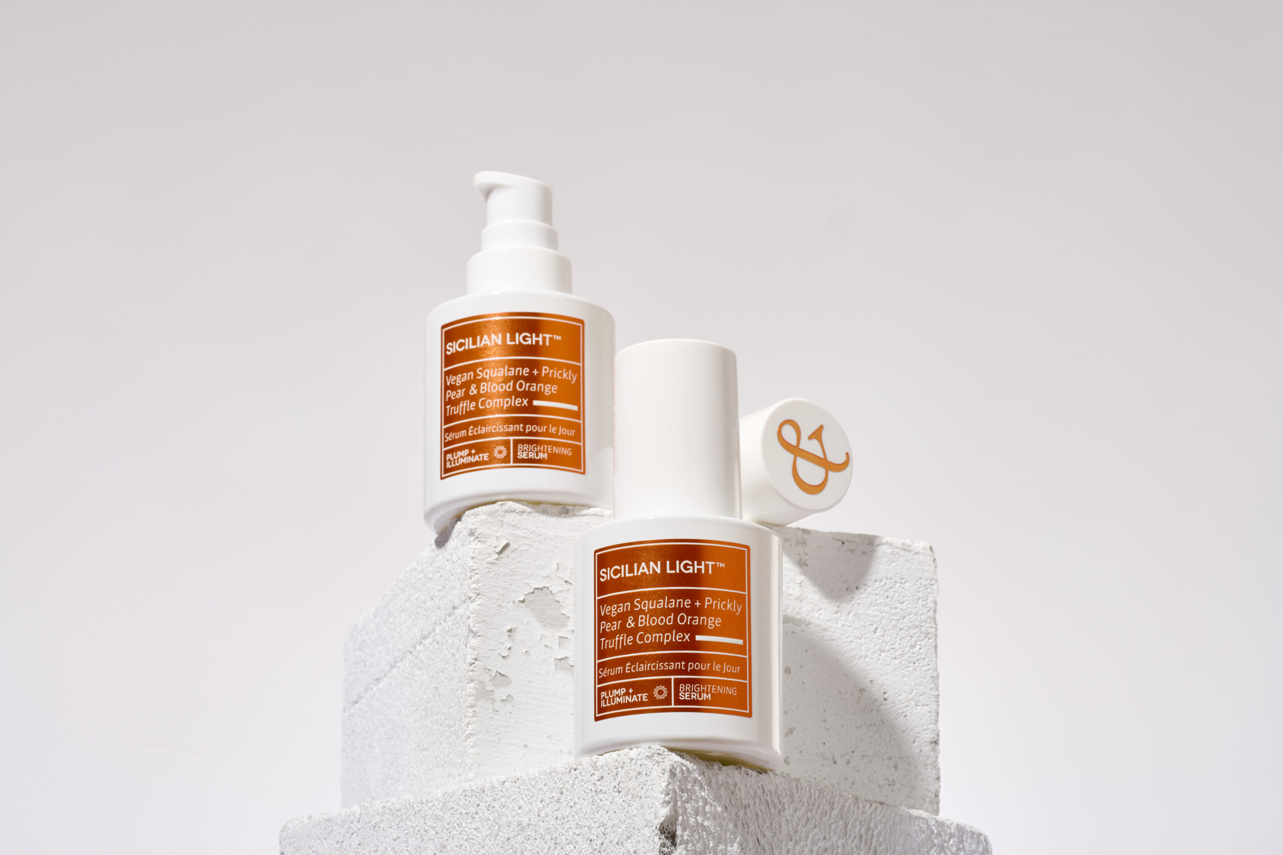 SICILIAN LIGHT™️ Brightening Serum – Ragyogásfokozó Szérum termékkép – SKINCO23808 scaled